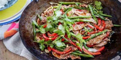 Curtis Stone’s 10-Minute Steak and Green Bean Stir-Fry Recipe