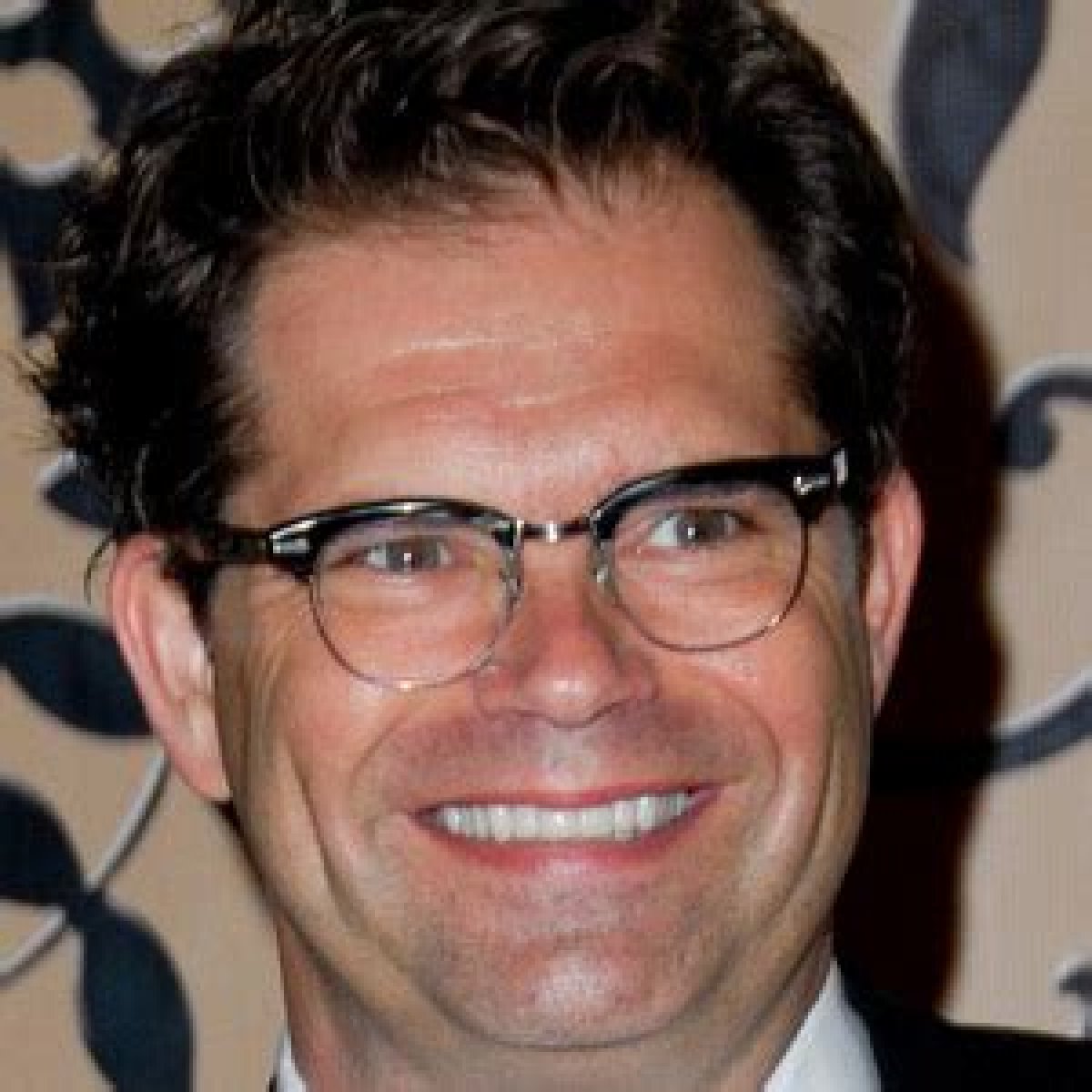 Dana Gould (Comedian) - Age, Birthday, Bio, Facts, Family, Net Worth, Height & More