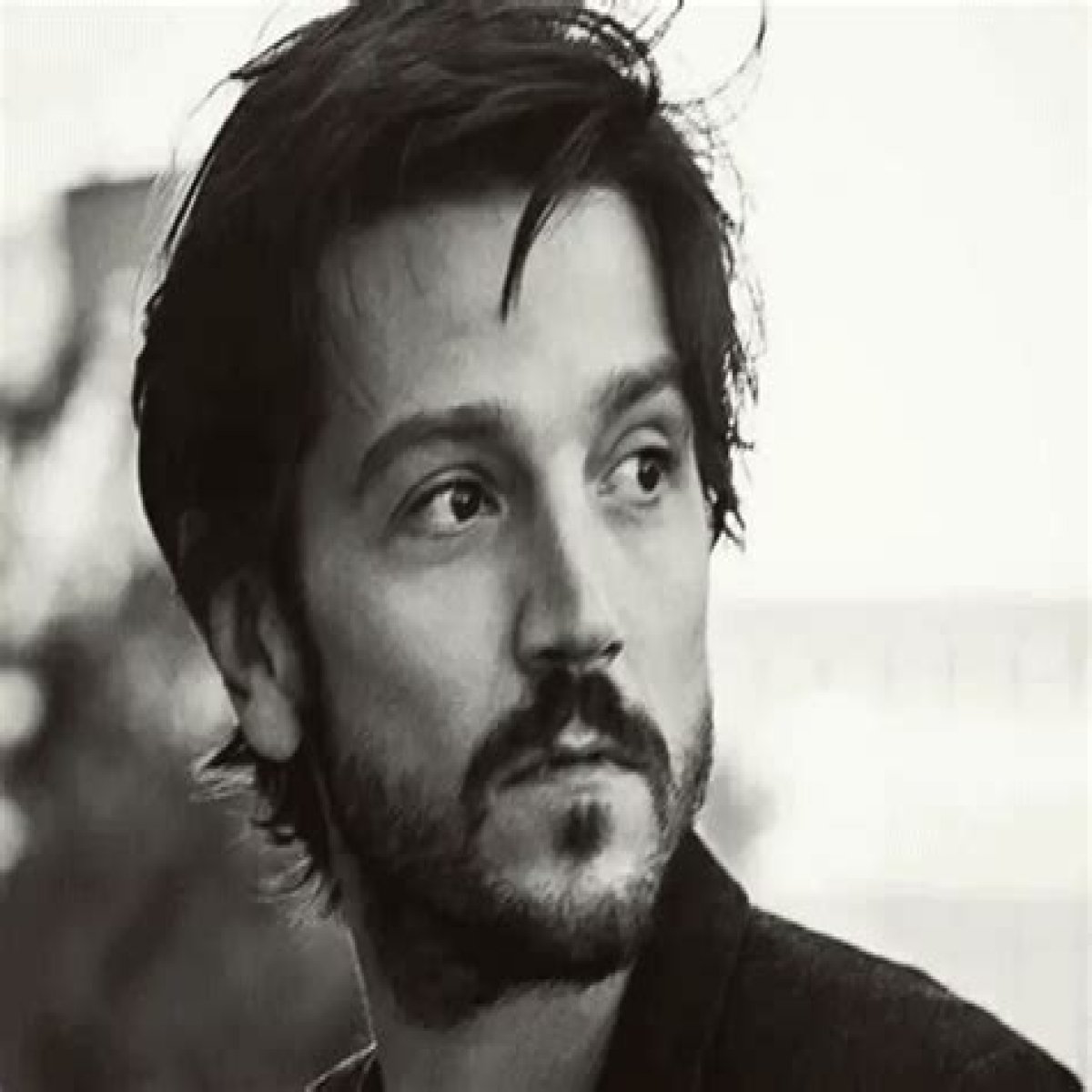 Diego Luna Net Worth (2022) Biography, Family, & More