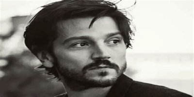 Diego Luna Net Worth (2022) Biography, Family, & More
