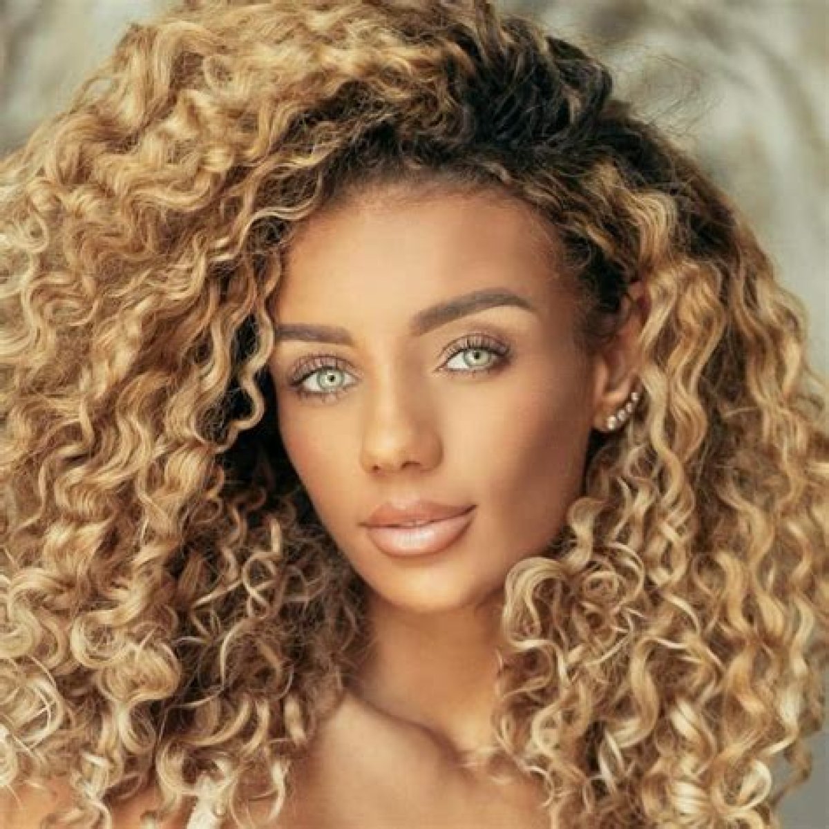 Discoveries And Insights About Jena Frumes' Siblings