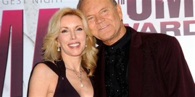 ExclusiveREELZ Examines Glen Campbell’s Last Days In “Autopsy… The Last Hours Of…”