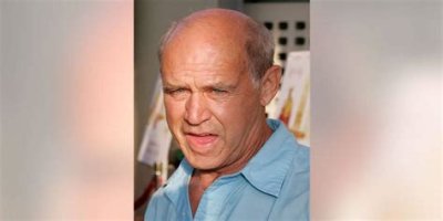 Geoffrey Lewis Net Worth