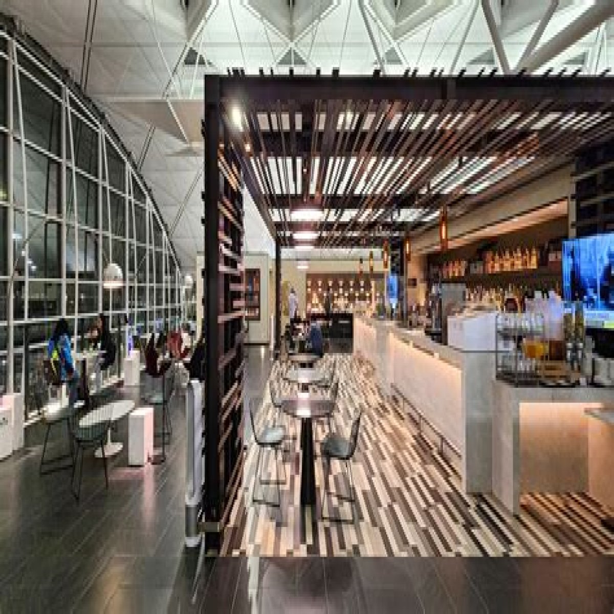 Is there an Amex lounge in Hong Kong?