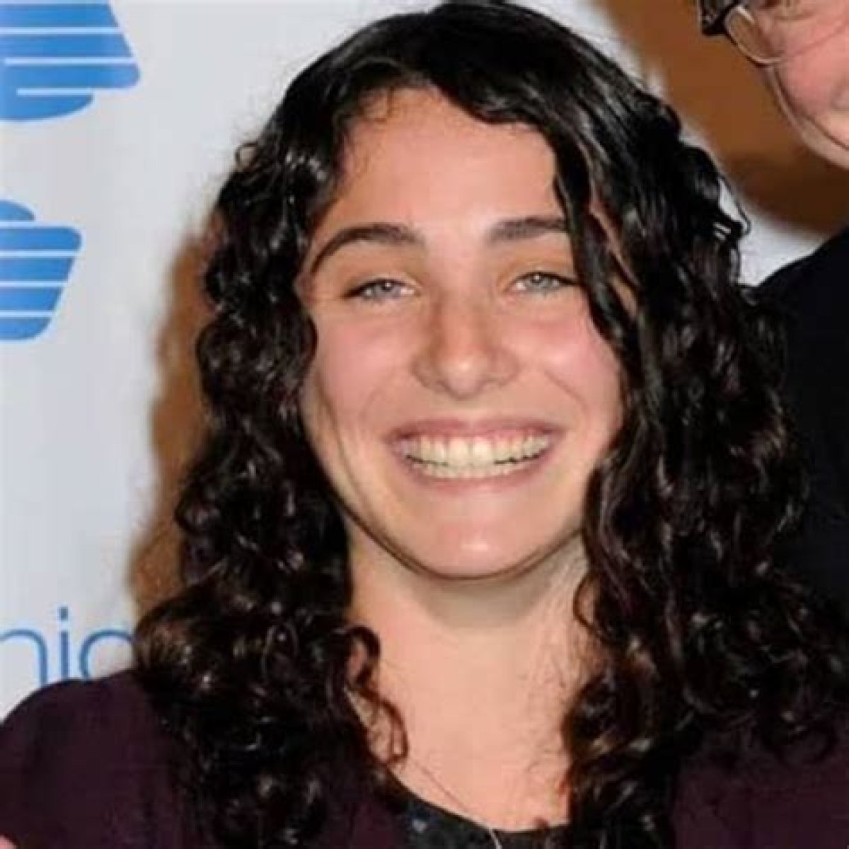 Jennifer Belle Saget - Bio, Age, Height, Single, Nationality, Body Measurement, Career