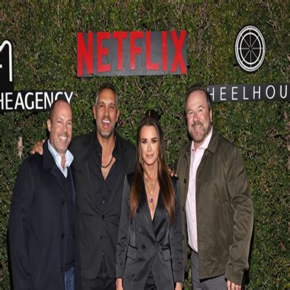   Mauricio Umansky’s height makes him taller than Kyle Richards 5ft 2in frame    Fri 4 November 2022 12:28    Celine Byford    