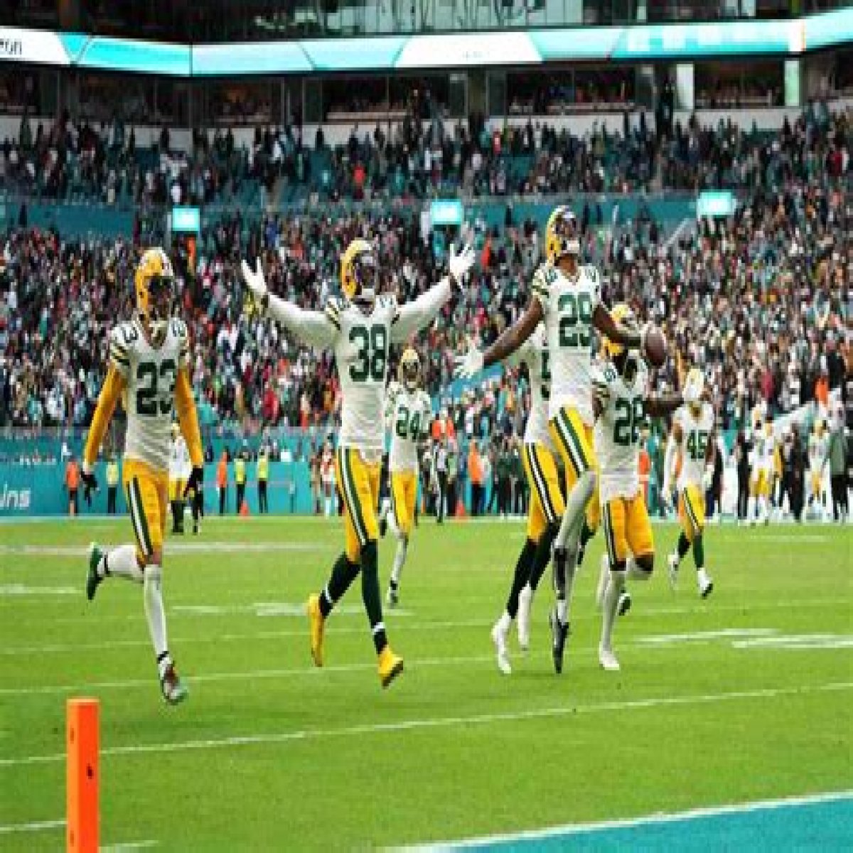 NFL playoff picture: Packers’ triumph over Dolphins changes the course of several NFL playoff battles completely
