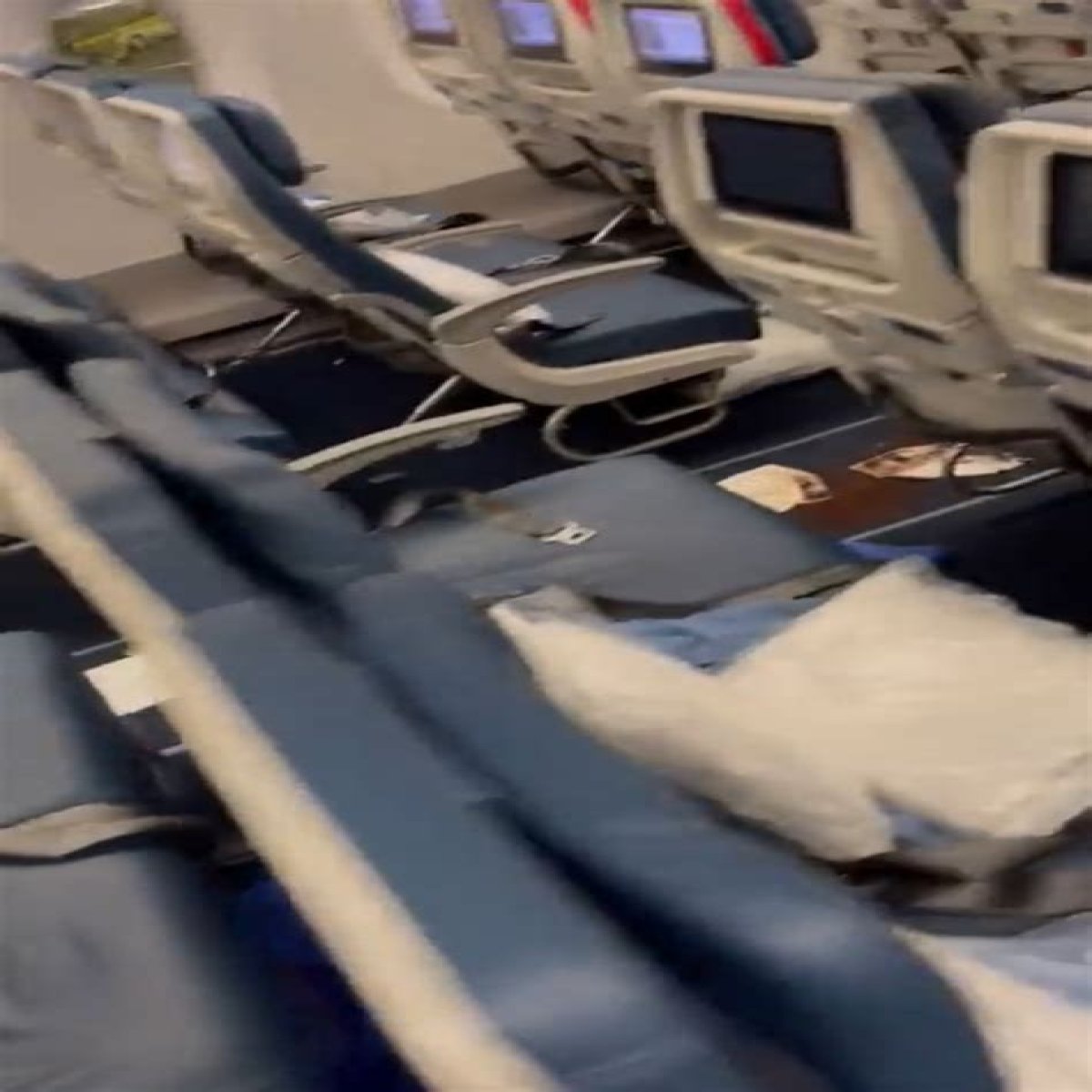 Passengers onboard diarrhea plane share ordeal