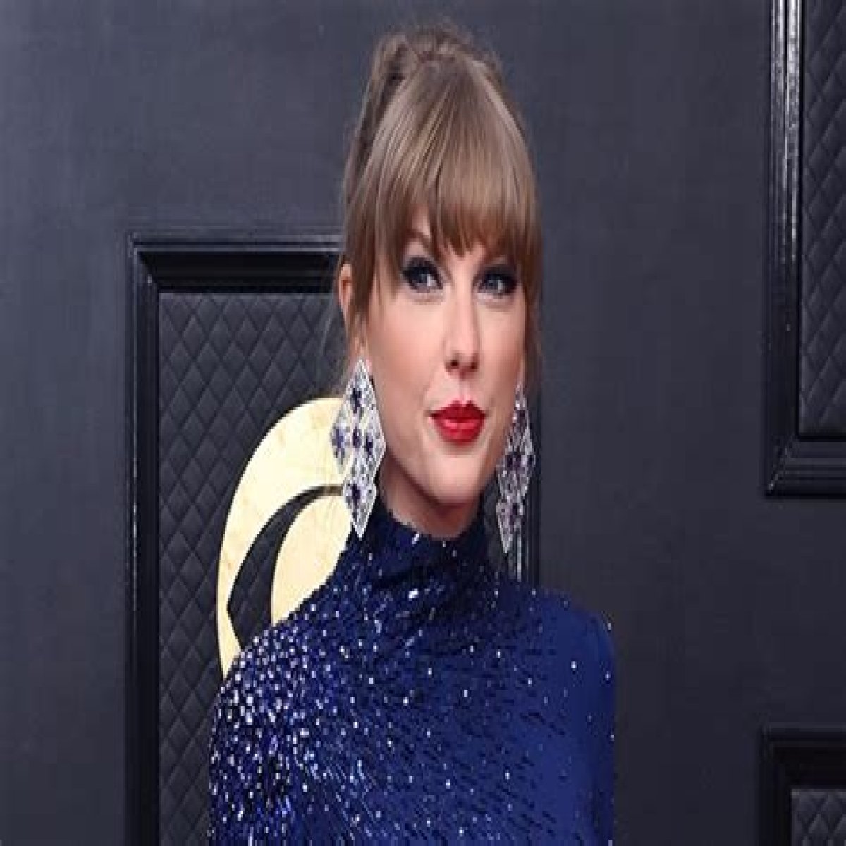 Taylor Swift Seen At The Jersey Shore Ahead Of Jack Antonoff’s Wedding – Hollywood Life