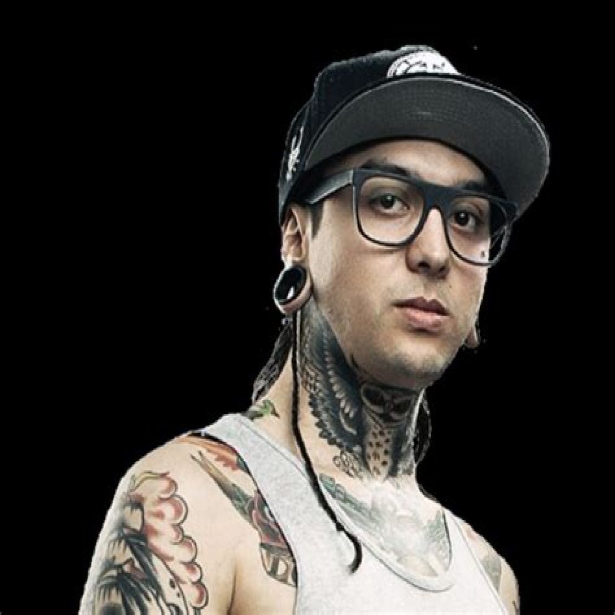 Tony Perry (Guitarist) - Age, Birthday, Bio, Facts, Family, Net Worth, Height & More
